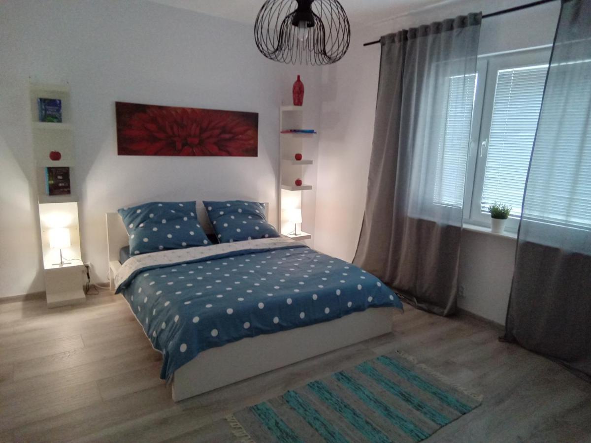 Domek U Kazi Sadowne Esterno foto