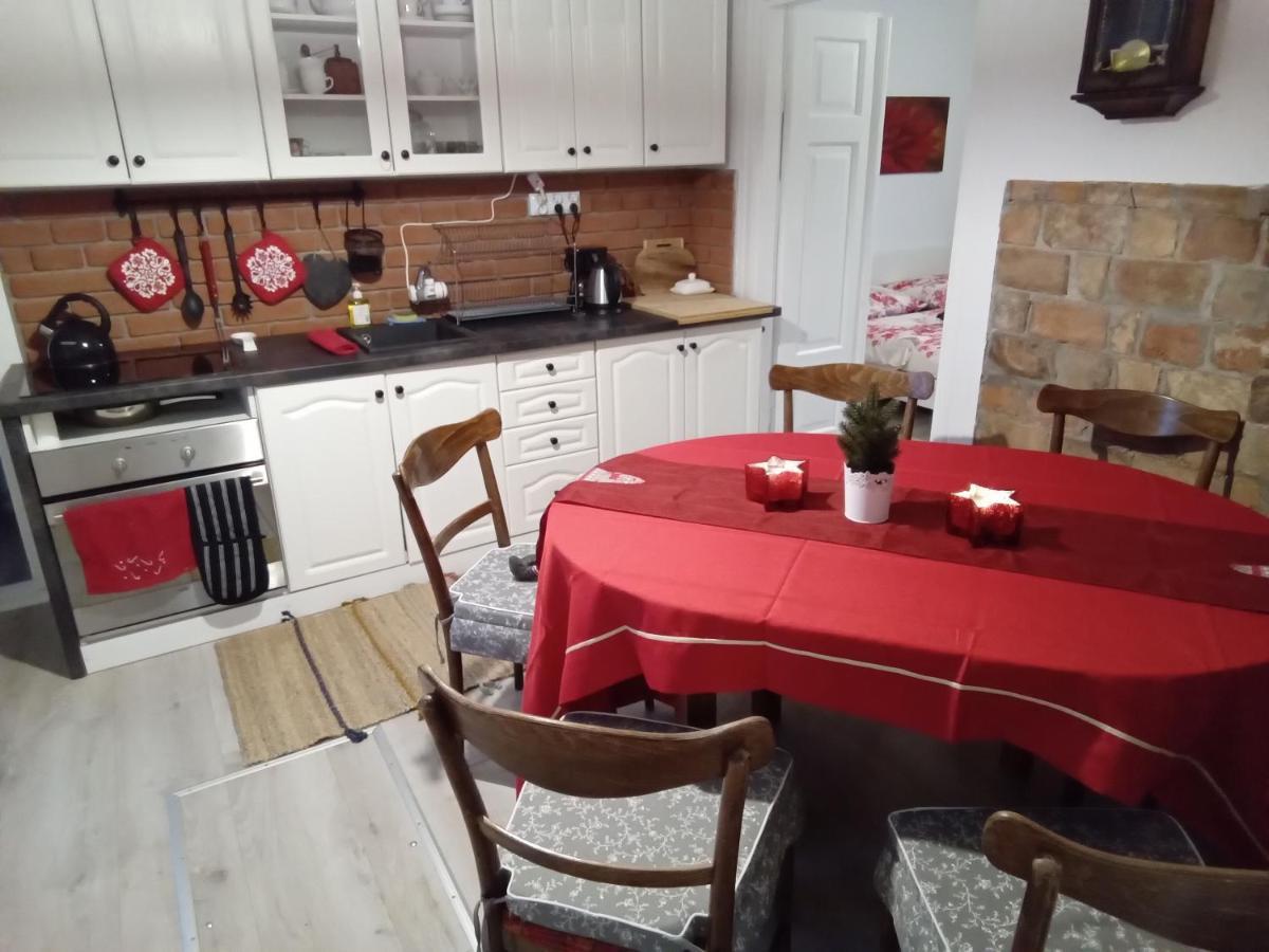 Domek U Kazi Sadowne Esterno foto